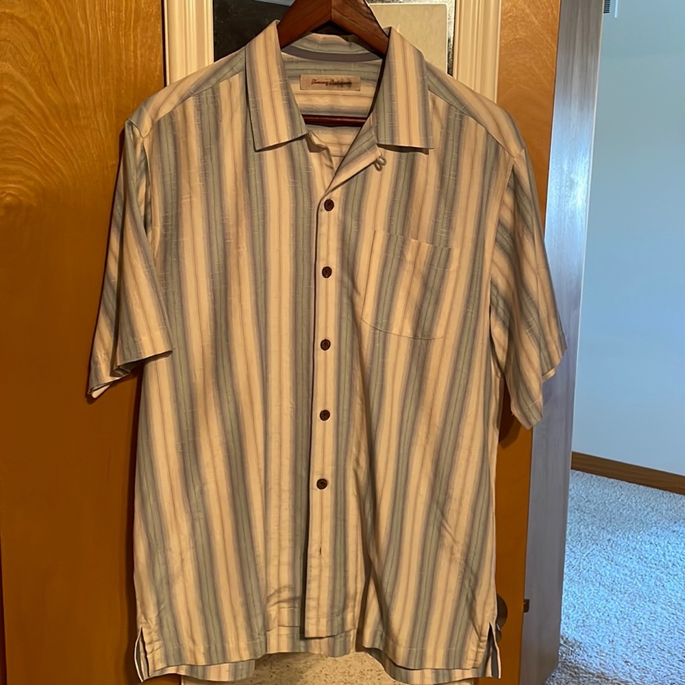 Mens shirt sleeve shirt
